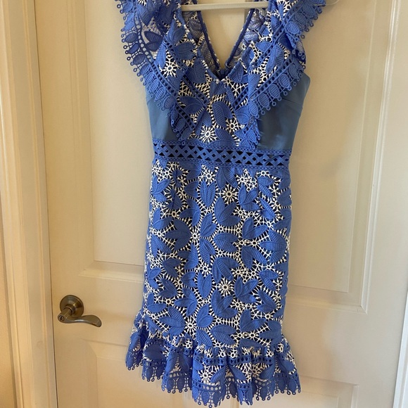 Aijek Lace Mini Dress With Lace Flutter Neckline Size  2 Blue - Picture 2 of 8